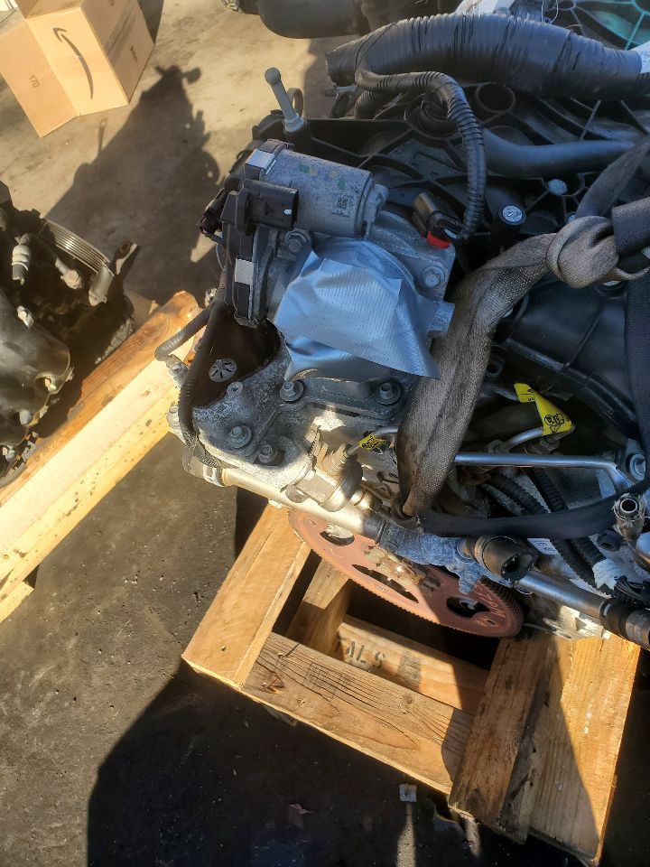 2017 CHEVROLET TRAVERSE 6cyl Gasoline 3.6 ENGINE ASSEMBLY - 400556 — photo 2