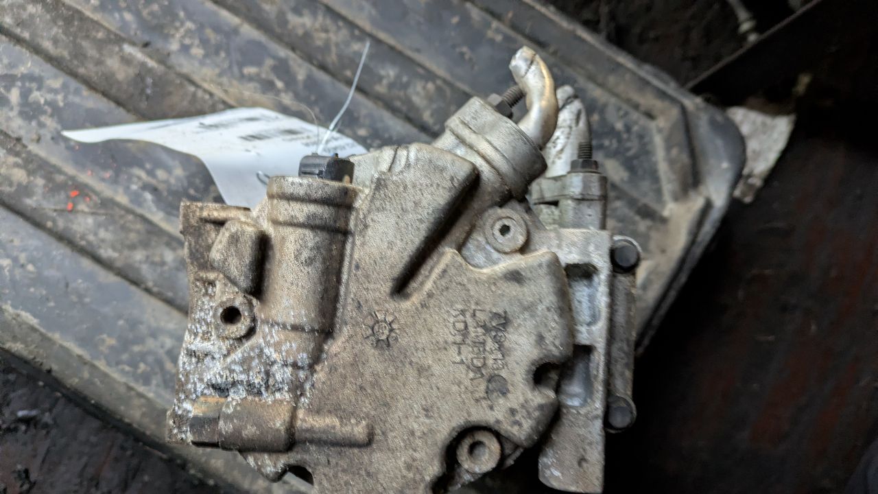 2017 KIA SORENTO 6cyl Gasoline 3.3 AC COMPRESSOR - 400612 — photo 6