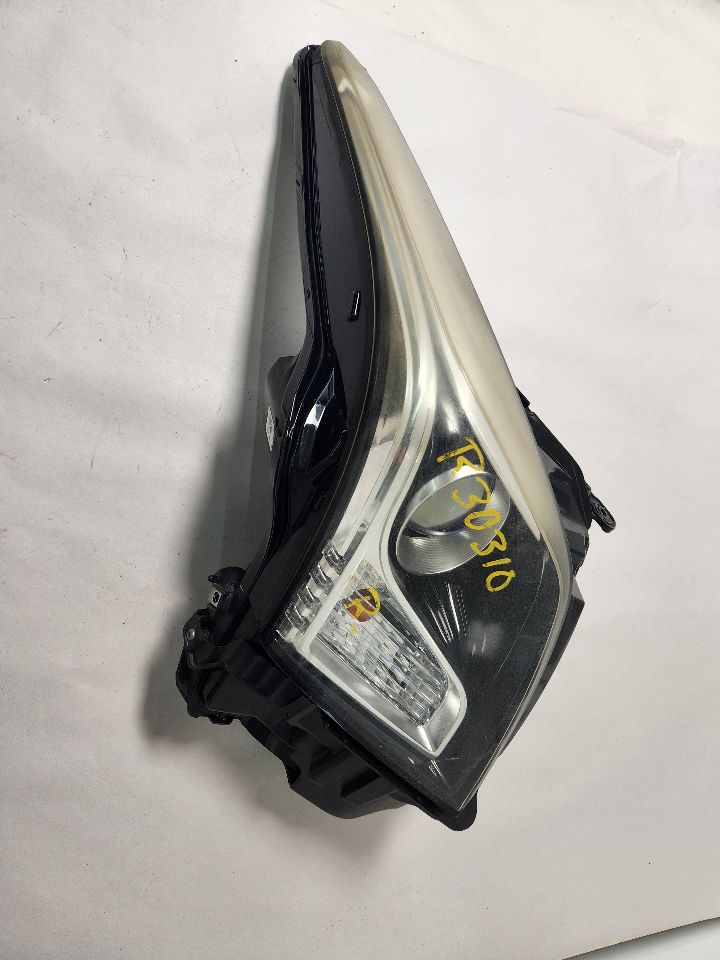 2013 CADILLAC ATS 4cyl Gasoline 2.5 DOHC Right HEADLAMP ASSEMBLY - 400739