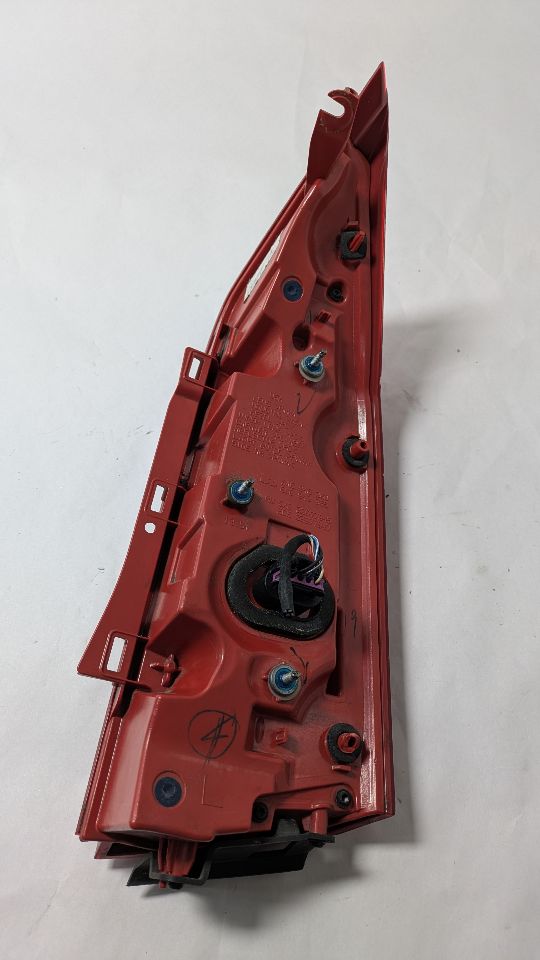 2013 CADILLAC ATS 4cyl Gasoline 2.5 DOHC Left TAIL LAMP - 400746 — photo 3
