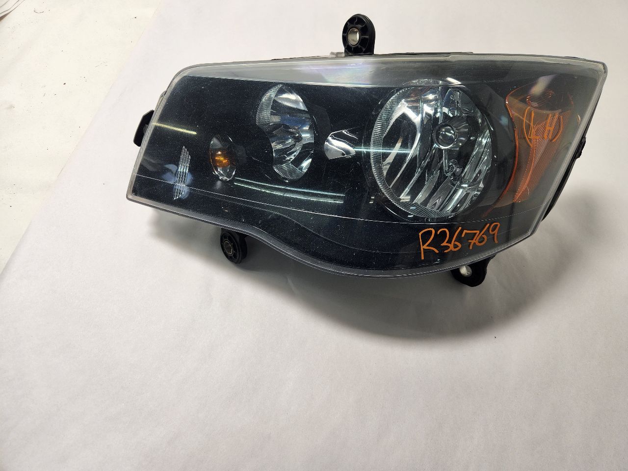 2017 DODGE CARAVAN 6cyl Gasoline 3.6 Left HEADLAMP ASSEMBLY - 400761