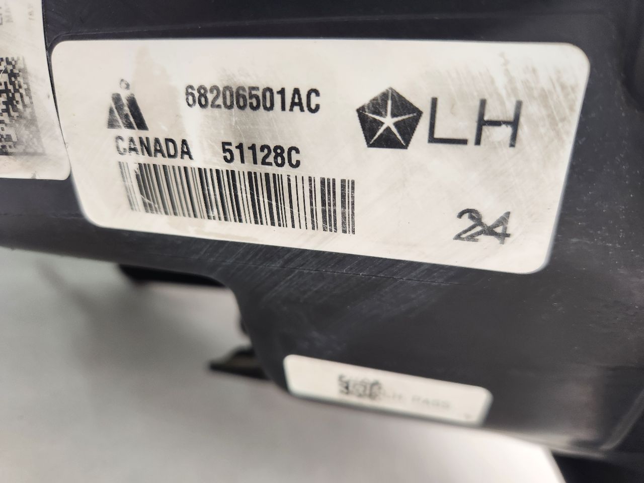 2017 DODGE CARAVAN 6cyl Gasoline 3.6 Left HEADLAMP ASSEMBLY - 400761 — photo 3