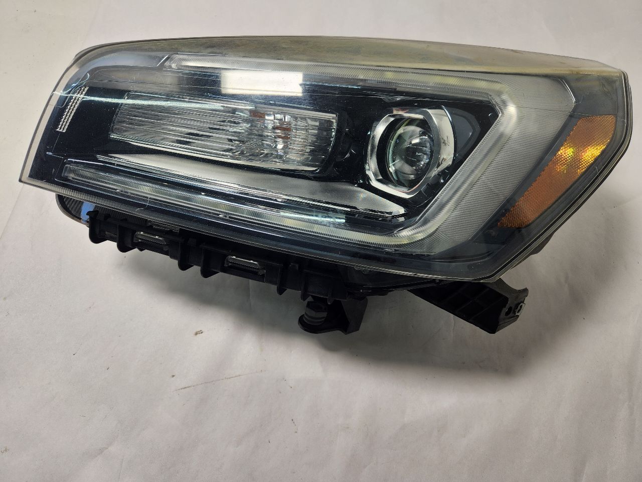 2017 GMC ACADIA 6cyl Gasoline 3.6 Left HEADLAMP ASSEMBLY - 400888
