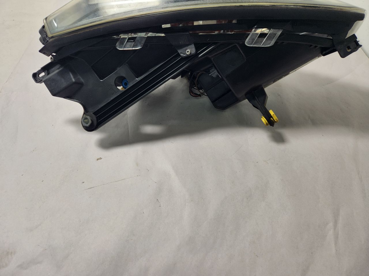 2017 GMC ACADIA 6cyl Gasoline 3.6 Left HEADLAMP ASSEMBLY - 400888 — photo 4