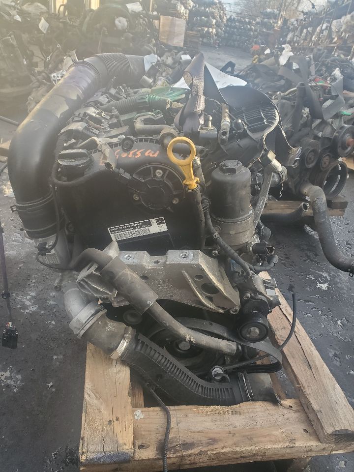 2015 VOLKSWAGEN BEETLE 4cyl Gasoline Turbo 1.8 ENGINE ASSEMBLY - 400967 — photo 4