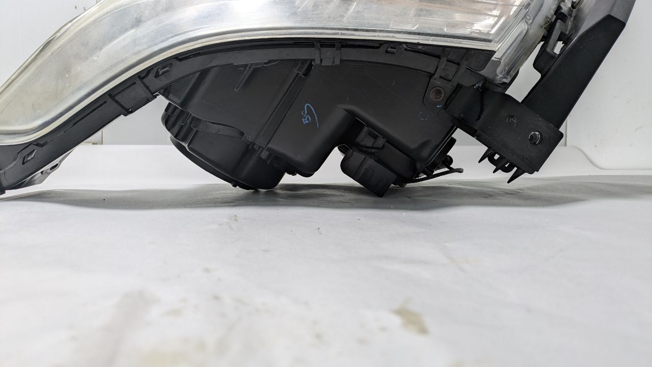 2012 CADILLAC SRX 6 Cyl Gasoline 3.6 DI Right HEADLAMP ASSEMBLY - 401231 — photo 2