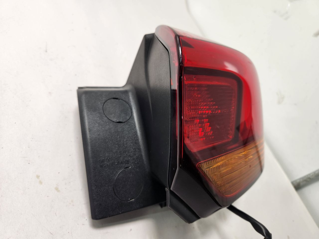 2020 BUICK ENCORE GX 1.3L 3cyl Turbo Gasoline Right TAIL LAMP - 401496 — photo 2