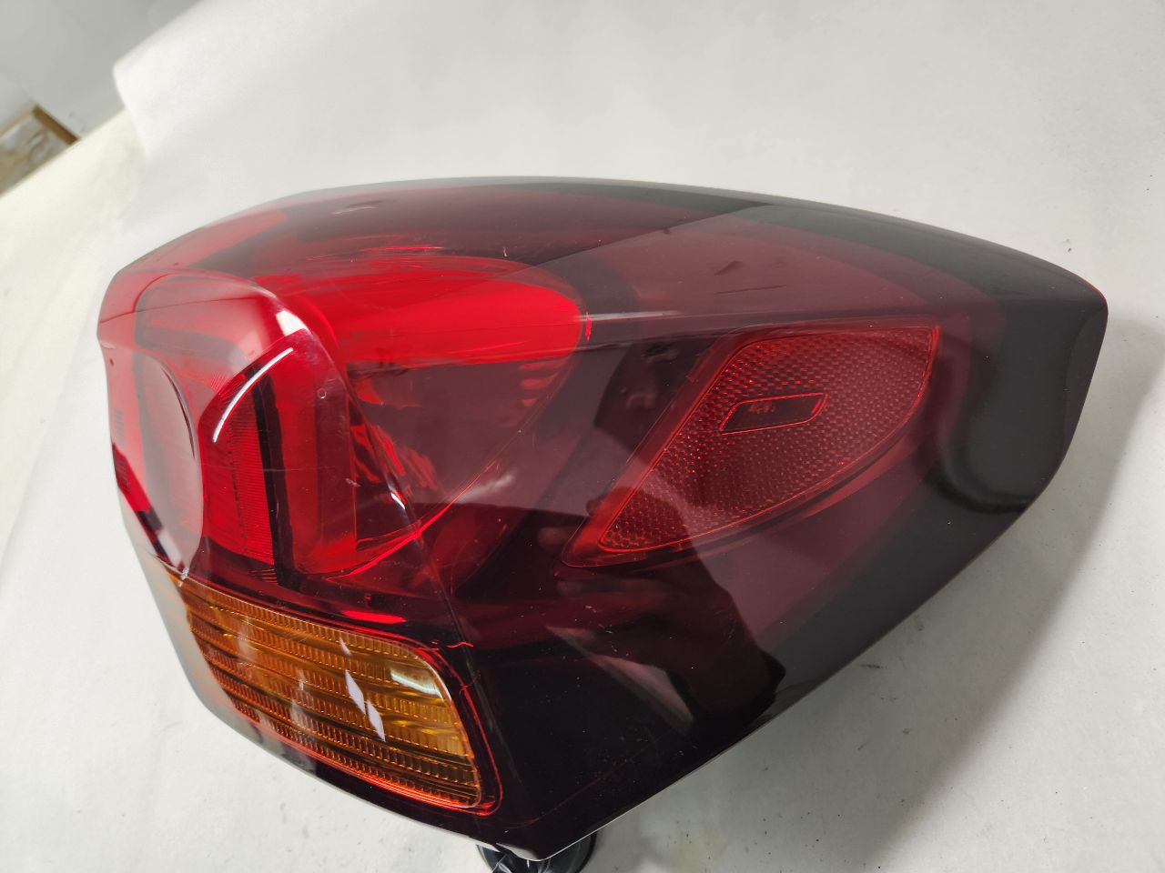 2020 BUICK ENCORE GX 1.3L 3cyl Turbo Gasoline Right TAIL LAMP - 401496 — photo 4