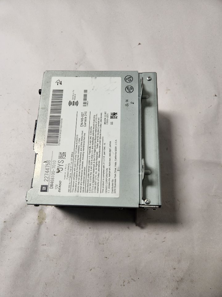 2011 CADILLAC SRX Radio Audio - 401637 — photo 1