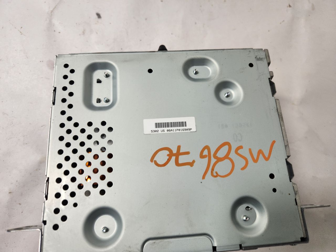 2011 CADILLAC SRX Radio Audio - 401637 — photo 6