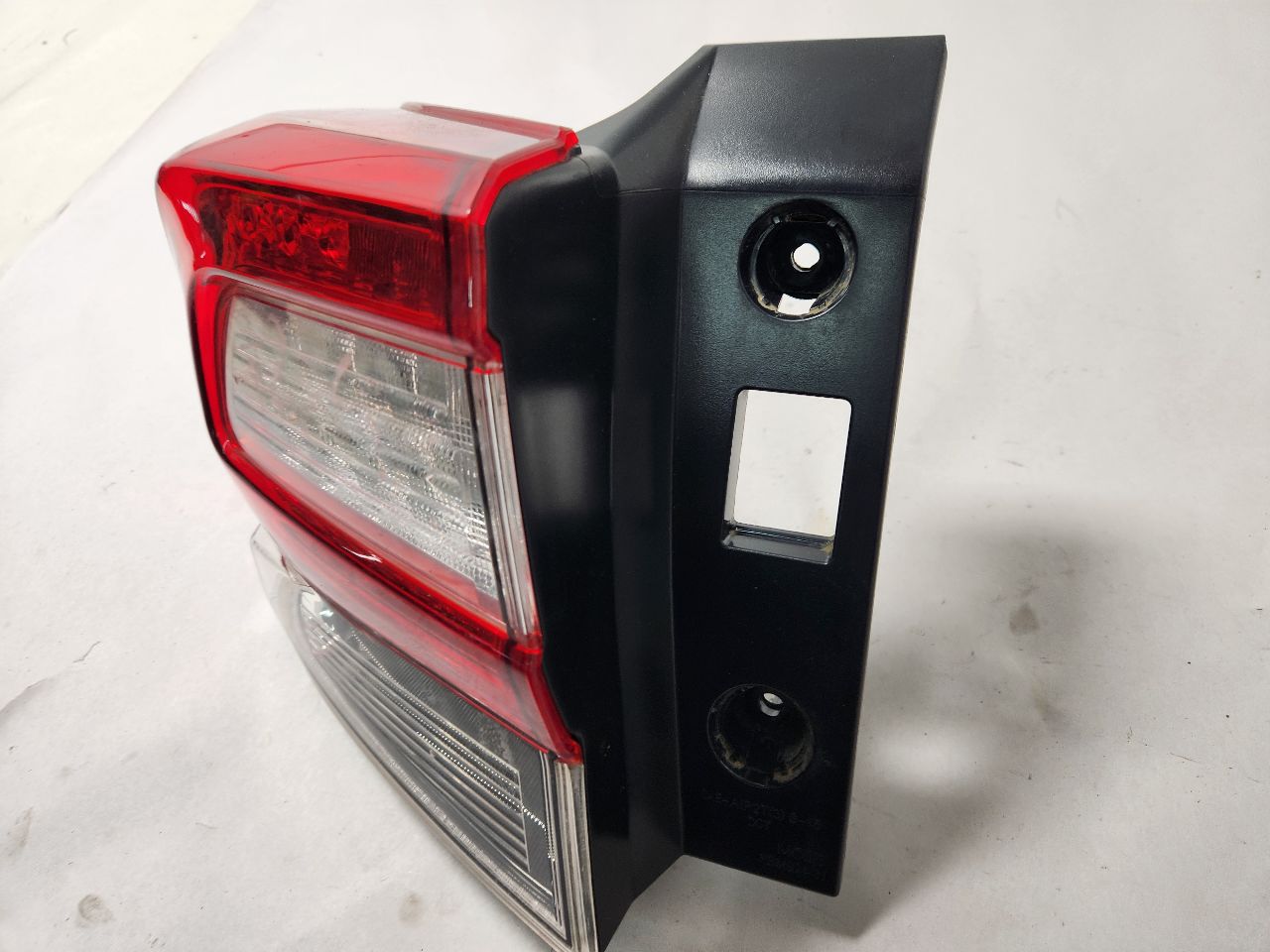 2018 SUBARU XV CROSSTREK 2.0L 4cyl Gasoline VVT Left TAIL LAMP - 401875