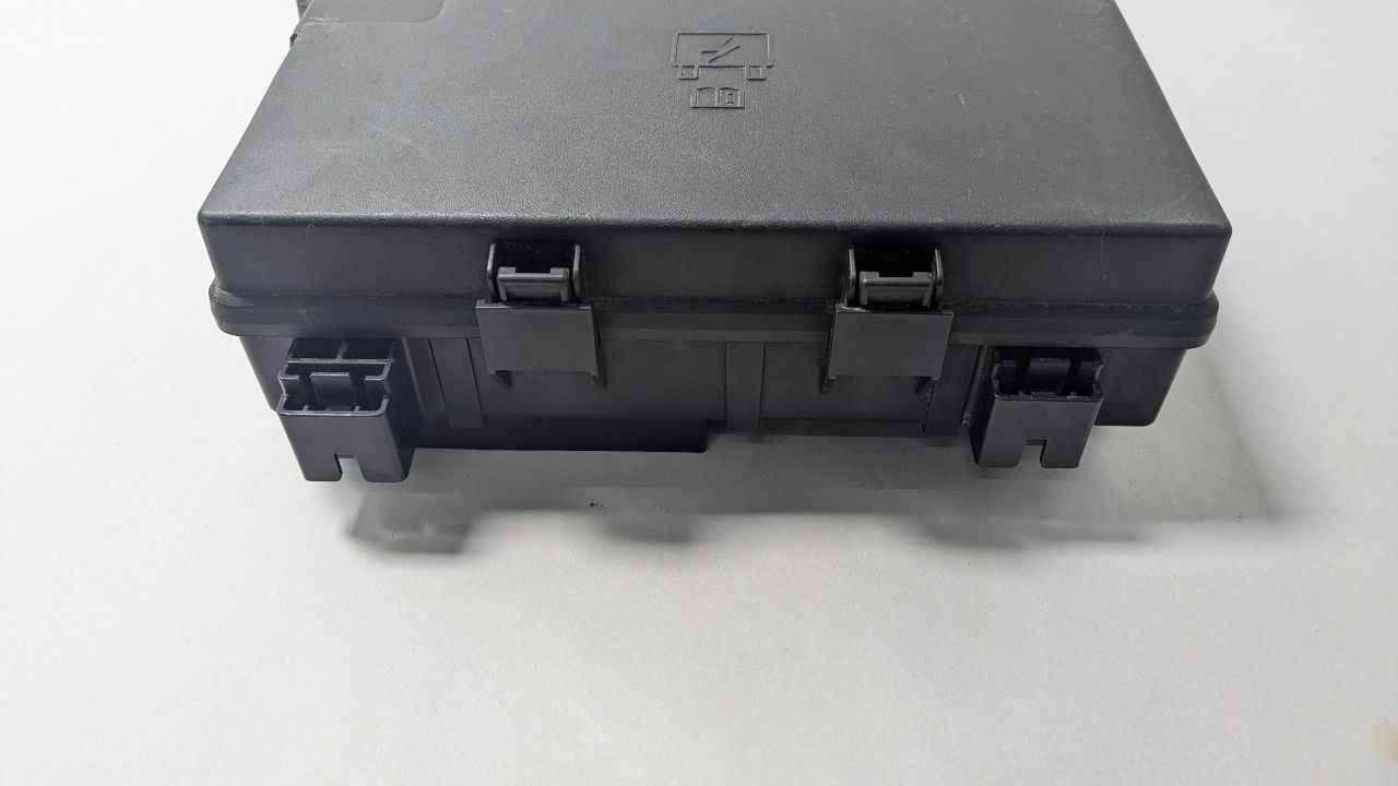 2015 DODGE DURANGO 8cyl Gasoline 5.7 HEMI Fuse Box, Engine - 402013