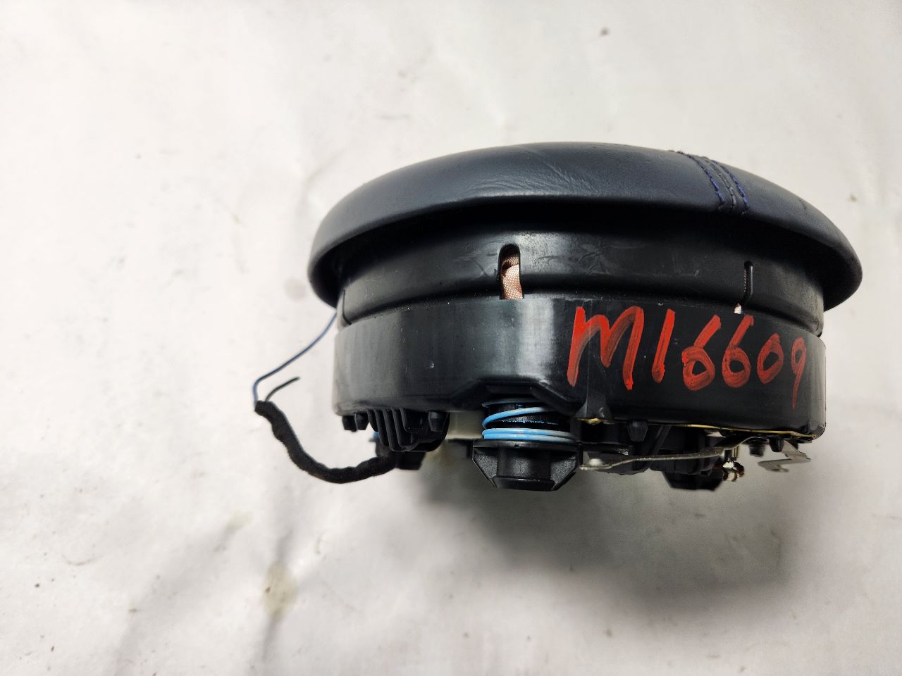 2011 JAGUAR XJ 8cyl Gasoline 5.0 Left AIR BAG - 402039 — photo 4