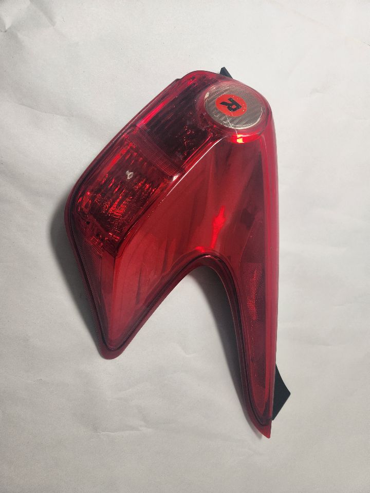 2013 NISSAN JUKE 4cyl Gasoline Turbo 1.6 Right TAIL LAMP - 402194