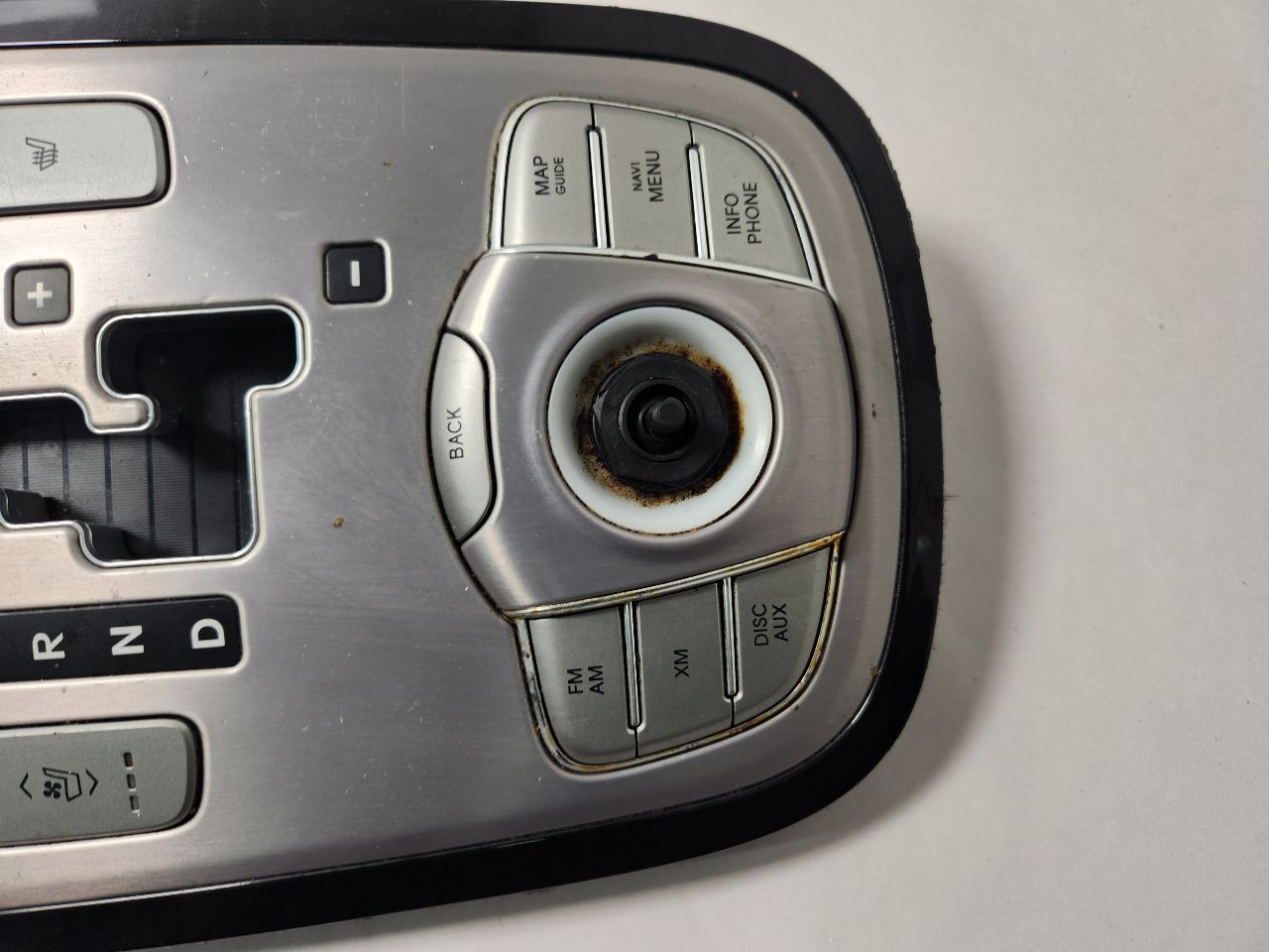 2012 HYUNDAI GENESIS 8cyl Gasoline 4.6 Console, Front - 402281 — photo 2