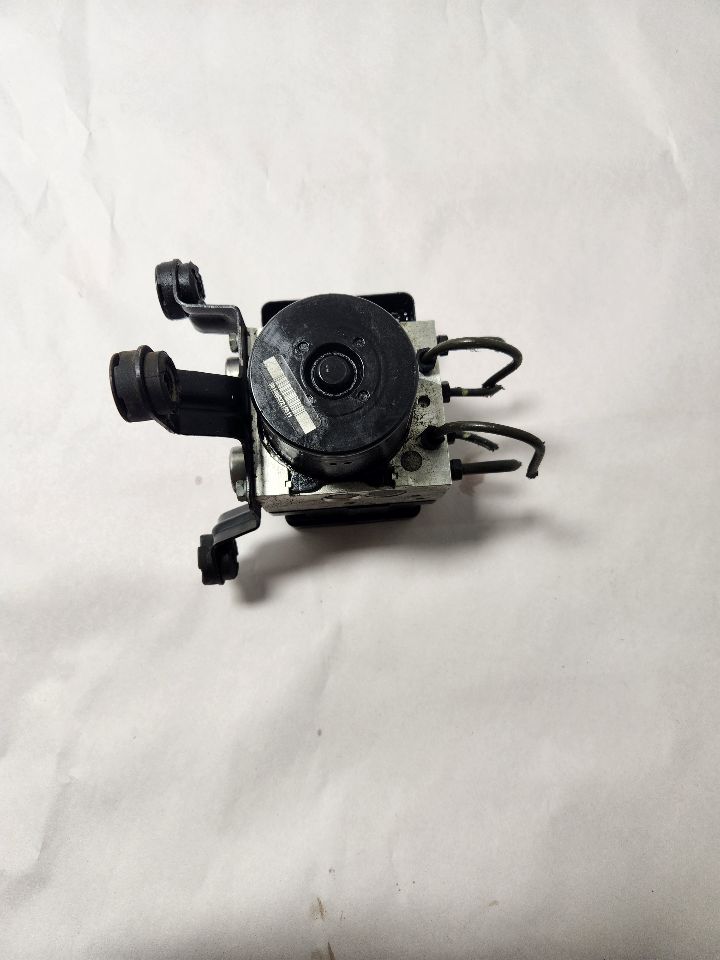 2012 HYUNDAI GENESIS 8cyl Gasoline 4.6 Anti-lock Brake Pts - 402289