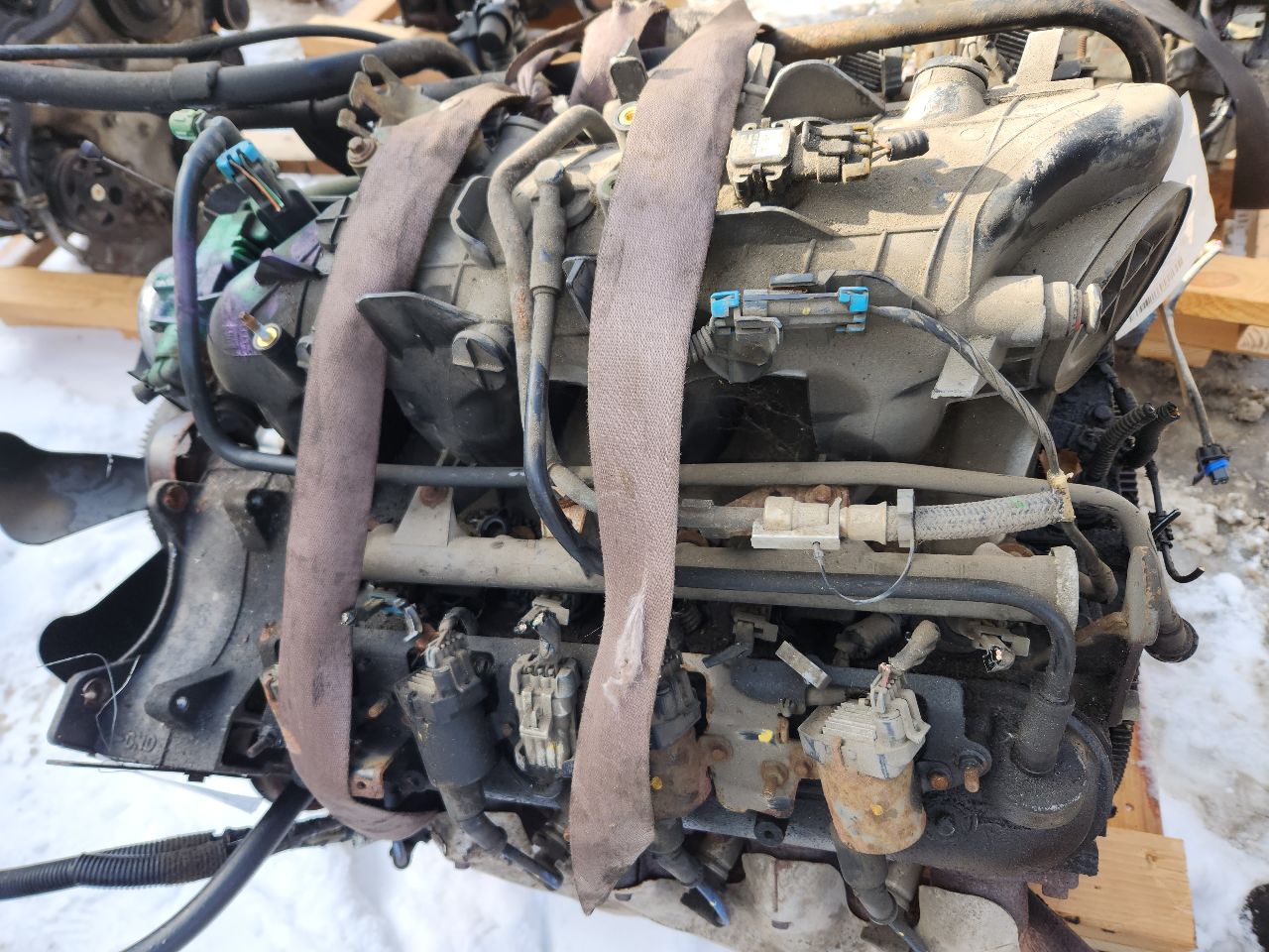 2005 CHEVROLET VAN 4.8L 8cyl Gasoline ENGINE ASSEMBLY - 402608 — photo 4