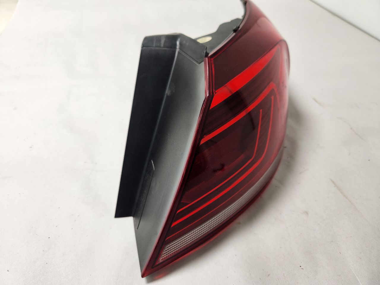 2013 VOLKSWAGEN CC 4cyl Gas Turbo 2.0 PZEV Right TAIL LAMP - 403028