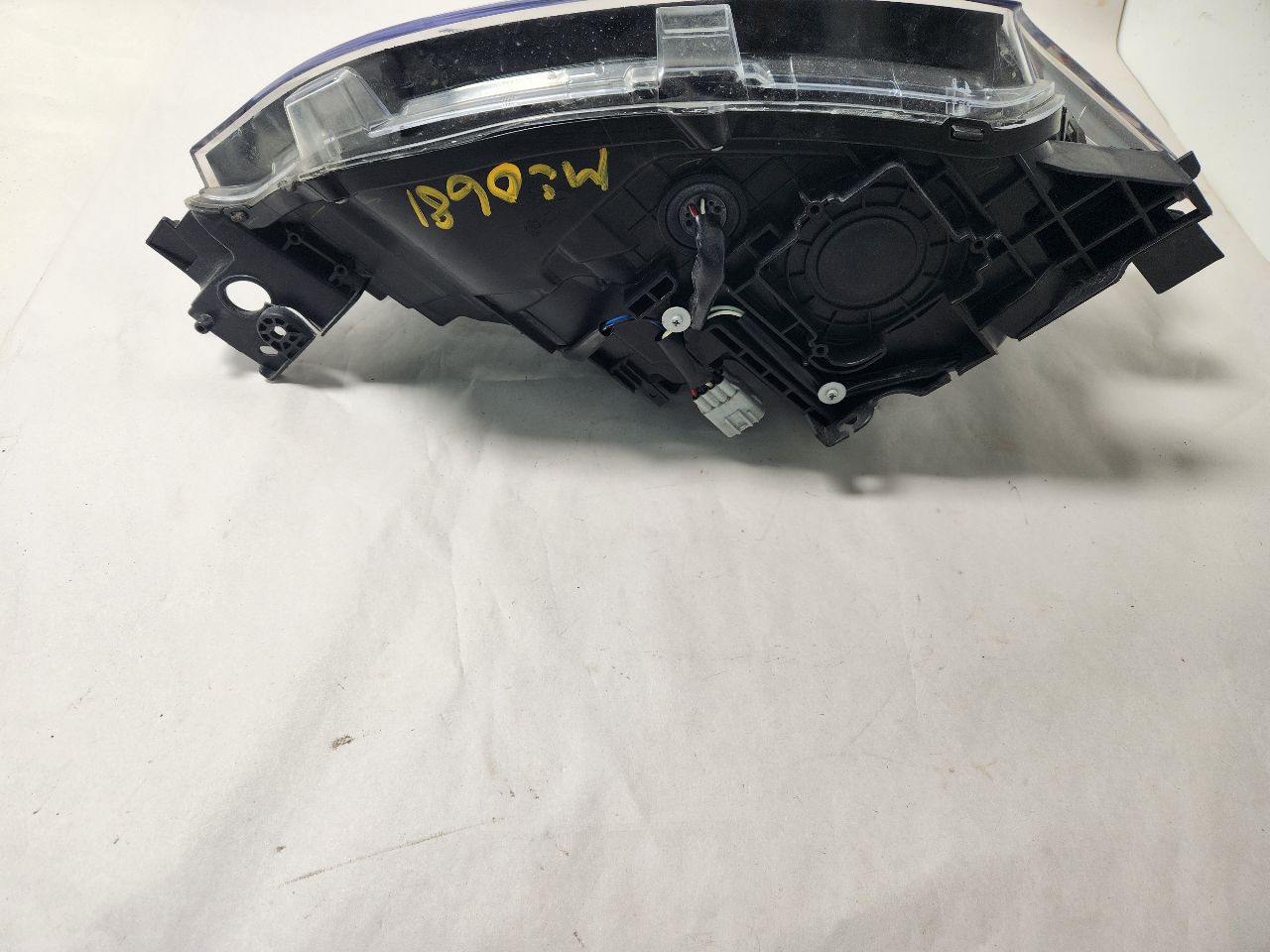 2015 MITSUBISHI OUTLANDER 6cyl Gasoline 3.0 SULEV Left HEADLAMP ASSEMBLY - 403277 — photo 2