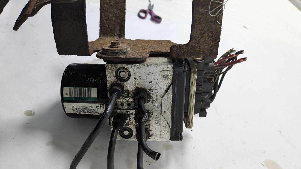 2008 GMC SAVANA 1500 VAN 4.3L 6cyl Gasoline Anti-lock Brake Pts - 403348 — photo 2