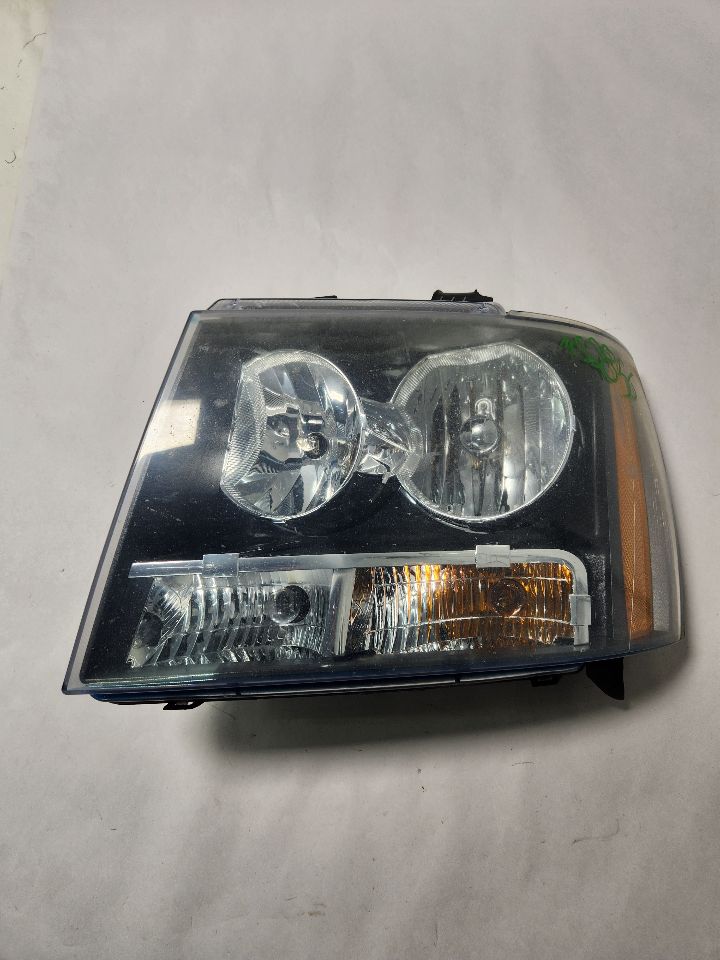 2010 CHEVROLET TAHOE 8cyl hybrid 6.0 liter Left HEADLAMP ASSEMBLY - 403606