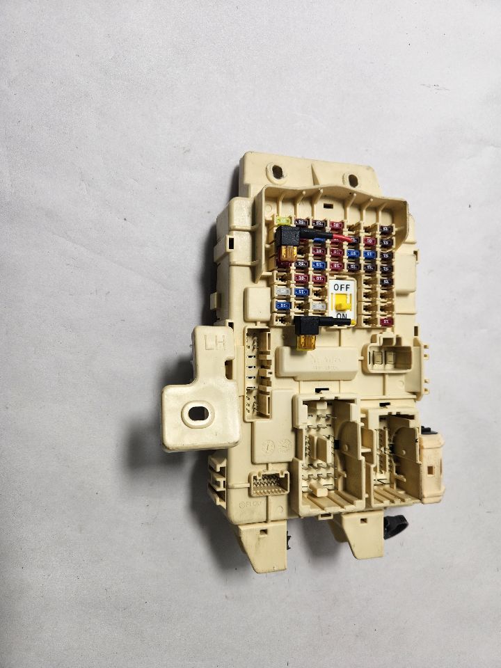 2015 KIA SOUL 4cyl Gasoline 2.0 Fuse Box, Engine - 404001