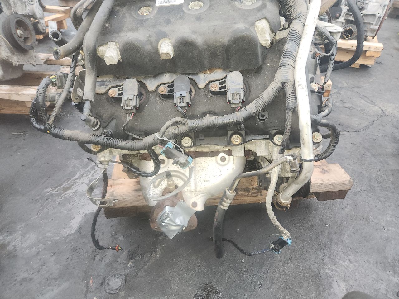 2011 CHEVROLET TRAVERSE 6cyl Gasoline 3.6 ENGINE ASSEMBLY - 404136 — photo 2