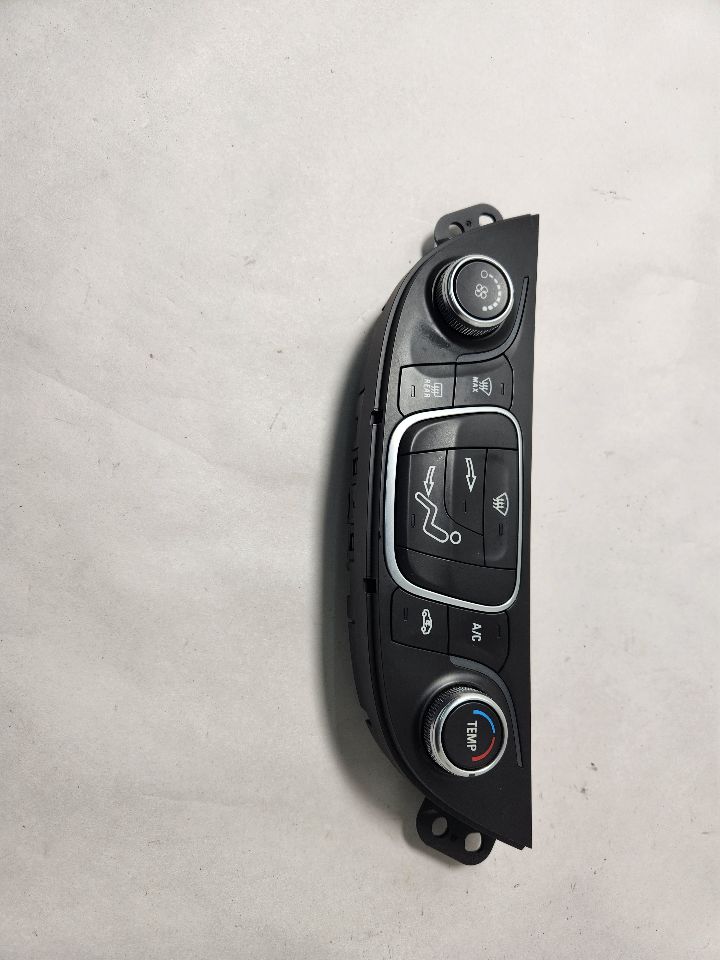 2018 CHEVROLET MALIBU 1.5L 4cyl Turbo Gasoline TEMP CONTROL - 404679