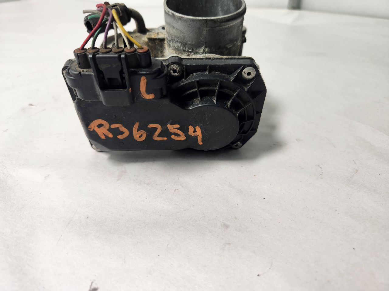 2008 TOYOTA YARIS 4cyl Gasoline 1.5 THROTTLE BODY ASSY - 404758 — photo 3