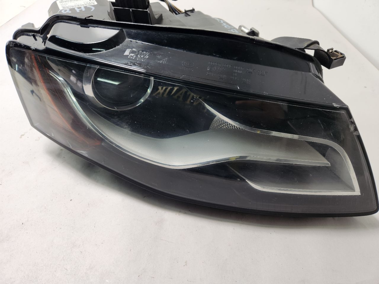 2011 AUDI A4 4cyl Gasoline Turbo 2.0 Right HEADLAMP ASSEMBLY - 405313
