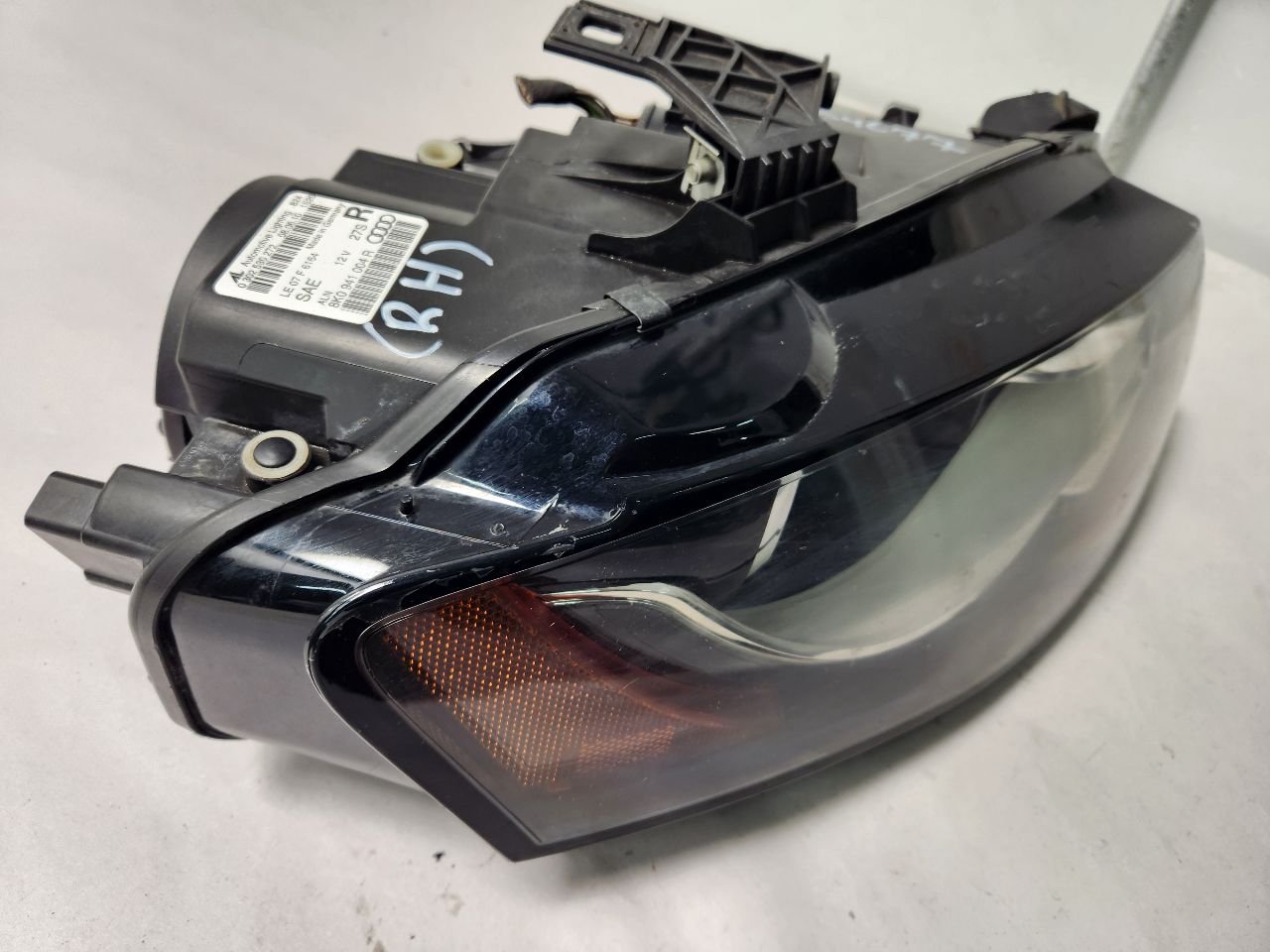 2011 AUDI A4 4cyl Gasoline Turbo 2.0 Right HEADLAMP ASSEMBLY - 405313 — photo 2