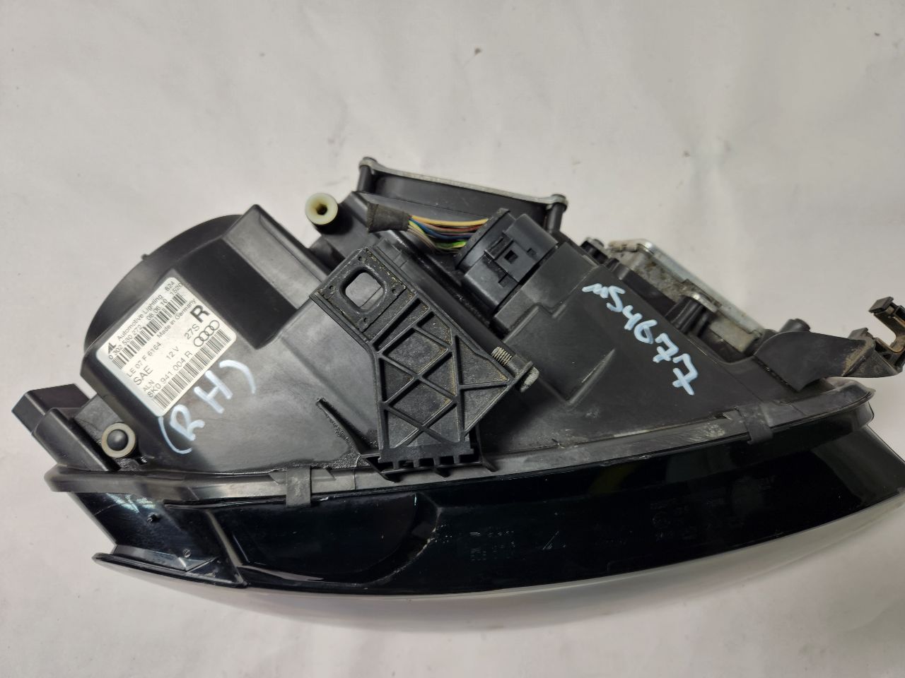 2011 AUDI A4 4cyl Gasoline Turbo 2.0 Right HEADLAMP ASSEMBLY - 405313 — photo 4