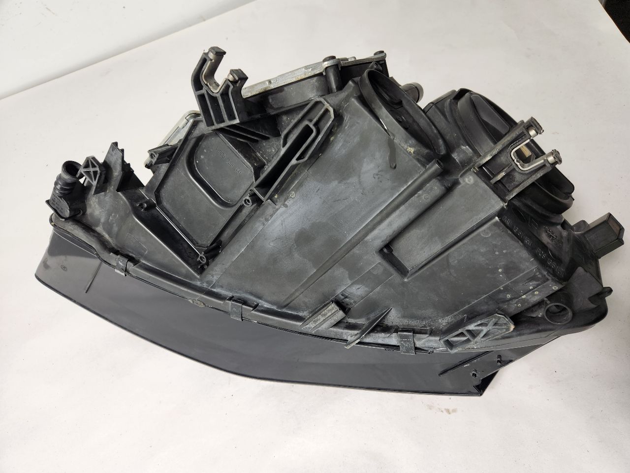 2011 AUDI A4 4cyl Gasoline Turbo 2.0 Right HEADLAMP ASSEMBLY - 405313 — photo 7