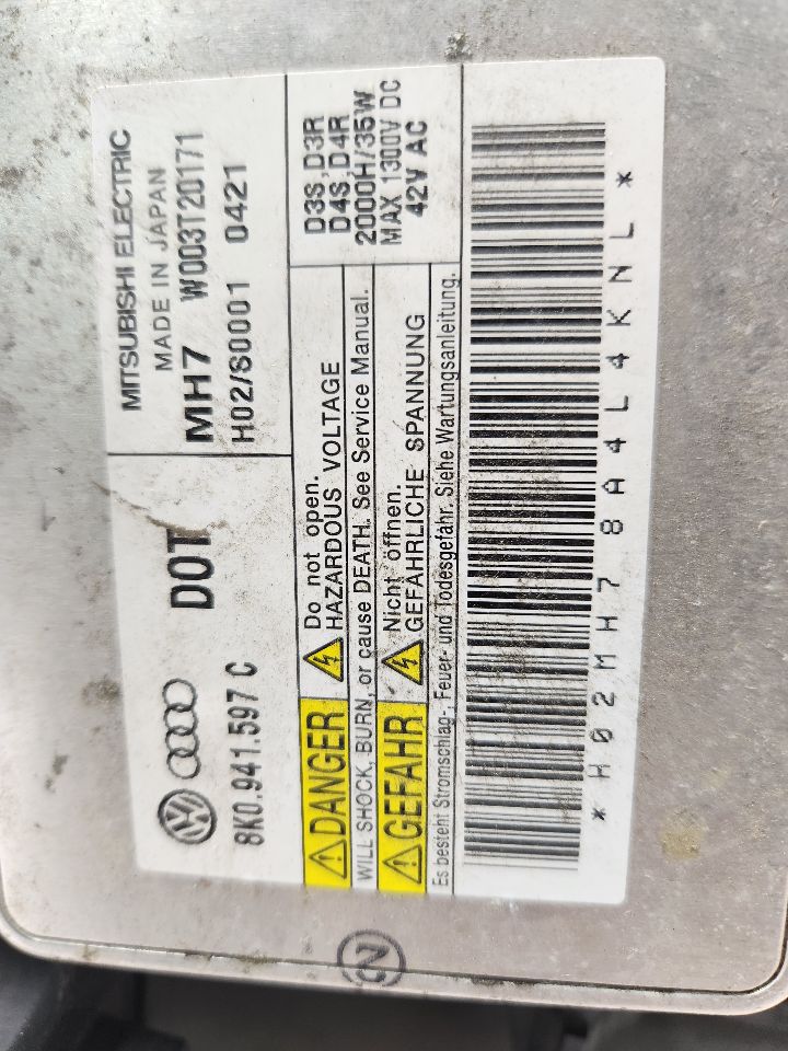 2011 AUDI A4 4cyl Gasoline Turbo 2.0 Right HEADLAMP ASSEMBLY - 405313 — photo 8