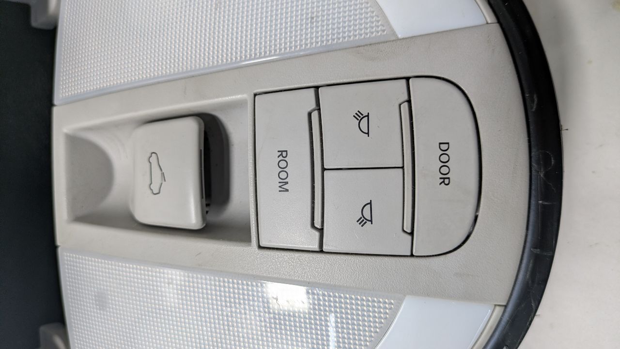 2012 HYUNDAI GENESIS 8cyl Gasoline 4.6 Console, Front - 405821 — photo 3