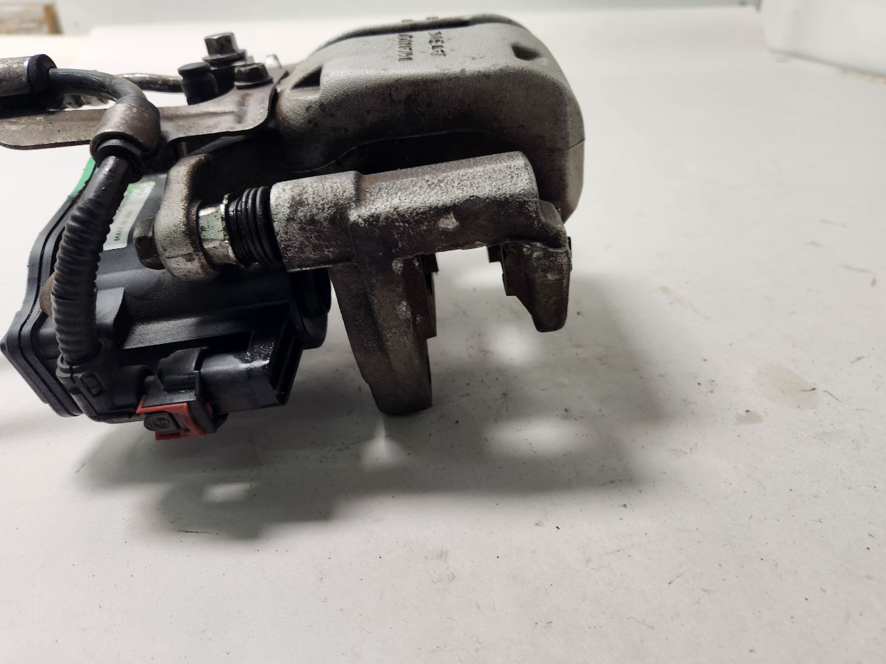 2023 TESLA TESLA 3 L cyl CALIPER - 405852 — photo 3