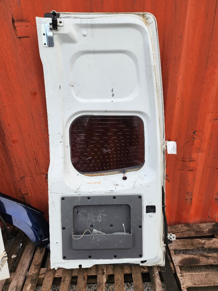 2017 NISSAN NV 2500 4.0L 6cyl Gasoline VVT Left Dr Assm, Rear Back - 405863 — photo 7