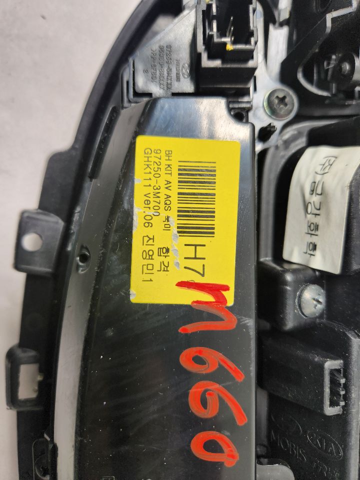2012 HYUNDAI GENESIS 8cyl Gasoline 4.6 TEMP CONTROL - 406340 — photo 4