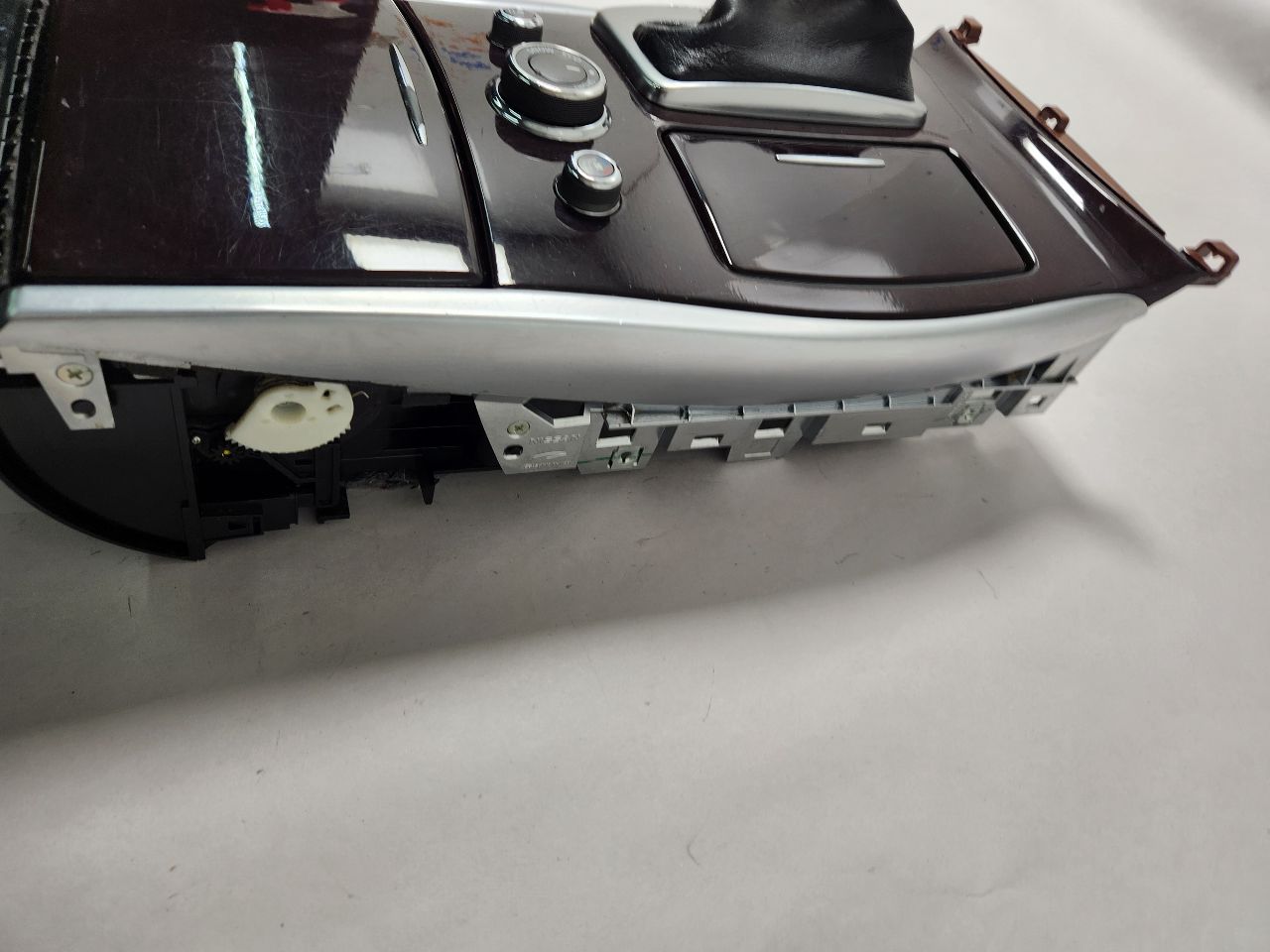 2011 INFINITI M37 6cyl Gasoline 3.7 Console, Front - 406345 — photo 3