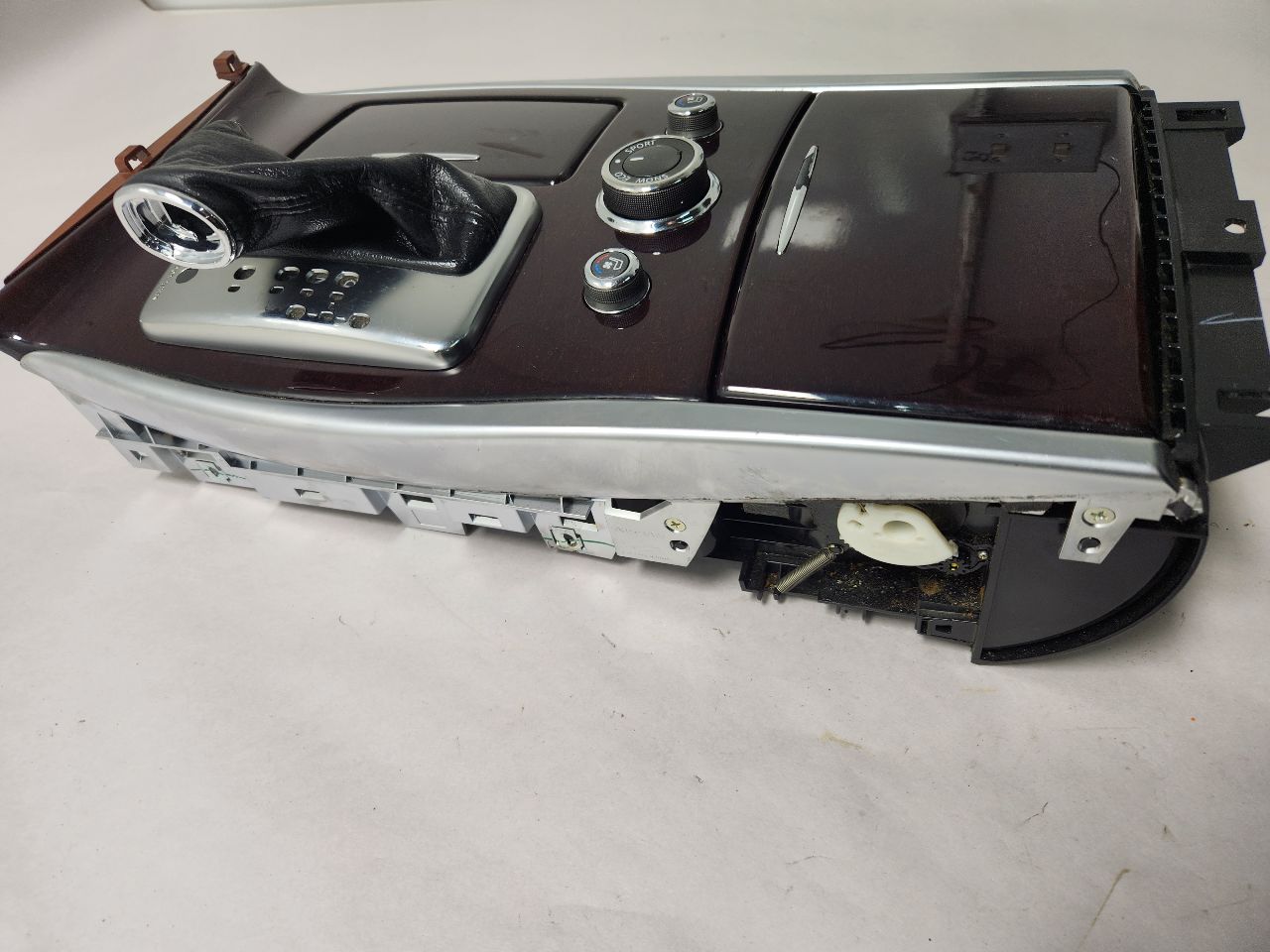 2011 INFINITI M37 6cyl Gasoline 3.7 Console, Front - 406345 — photo 4