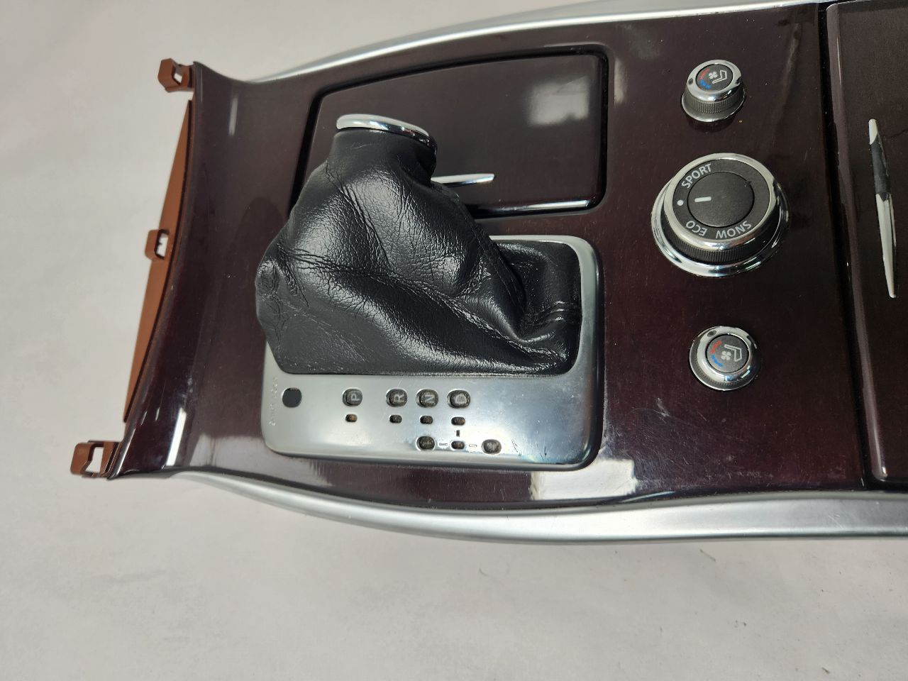 2011 INFINITI M37 6cyl Gasoline 3.7 Console, Front - 406345 — photo 5