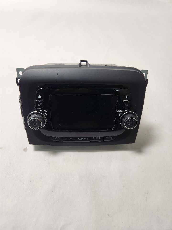 2014 FIAT 500 4cyl Gasoline Turbo 1.4 Radio Audio - 406386