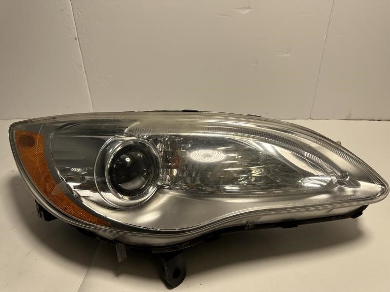 2012 CHRYSLER 200 Right HEADLAMP ASSEMBLY - 407 — photo 1
