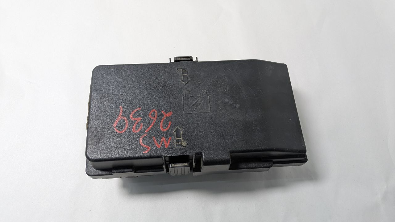 2016 CHRYSLER 200 4cyl Gasoline 2.4 PZEV Fuse Box, Engine - 407761 — photo 1