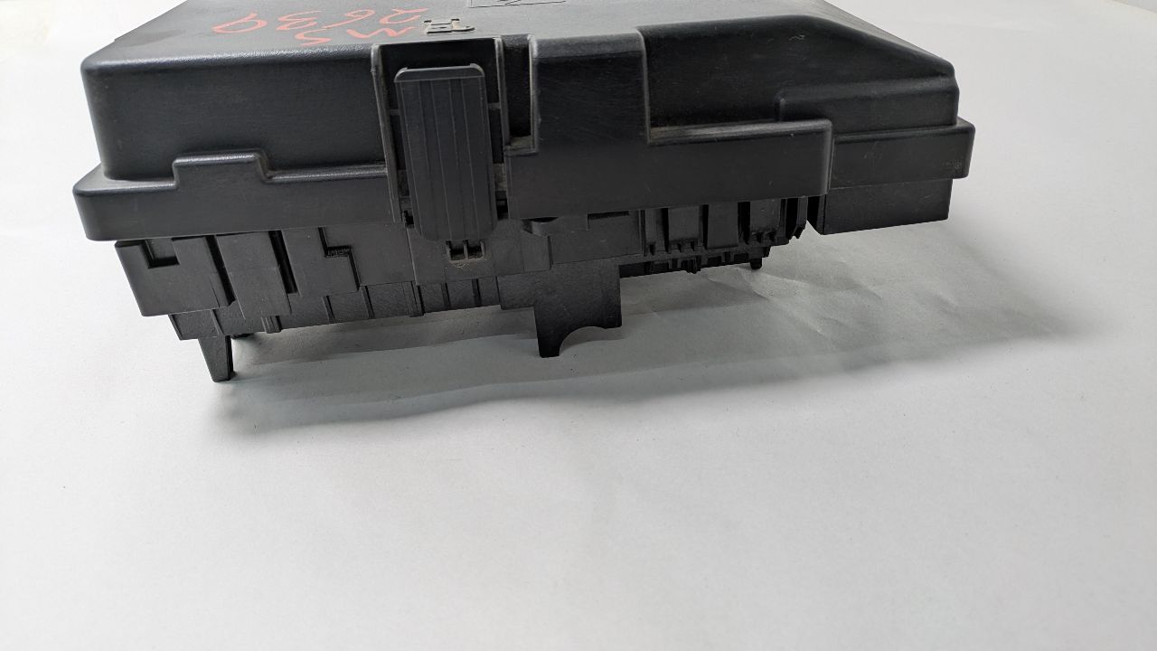 2016 CHRYSLER 200 4cyl Gasoline 2.4 PZEV Fuse Box, Engine - 407761 — photo 2