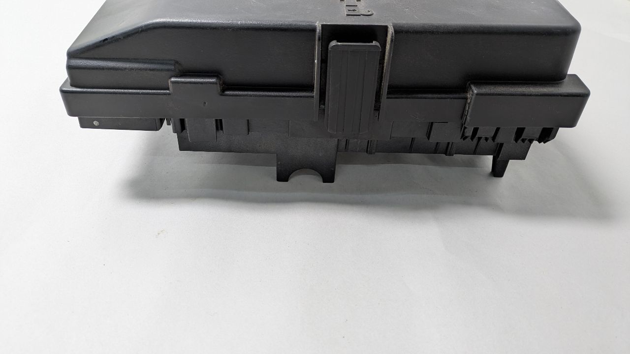2016 CHRYSLER 200 4cyl Gasoline 2.4 PZEV Fuse Box, Engine - 407761 — photo 3