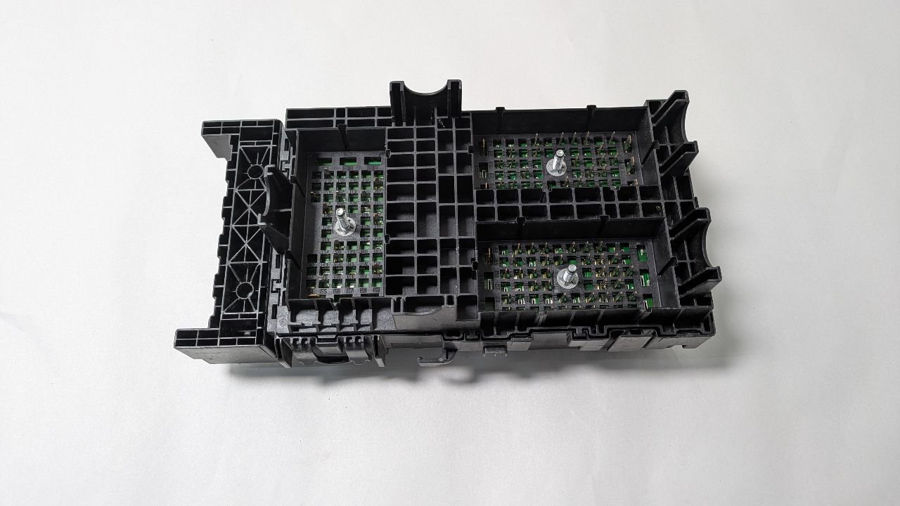 2016 CHRYSLER 200 4cyl Gasoline 2.4 PZEV Fuse Box, Engine - 407761 — photo 5