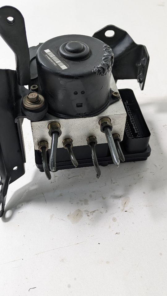 2006 INFINITI QX56 8cyl Gasoline 5.6 Anti-lock Brake Pts - 407787 — photo 3