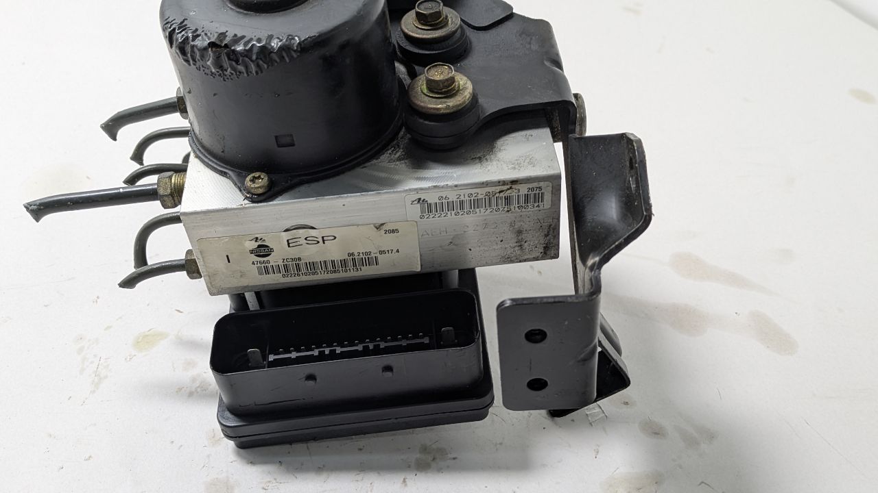 2006 INFINITI QX56 8cyl Gasoline 5.6 Anti-lock Brake Pts - 407787 — photo 4