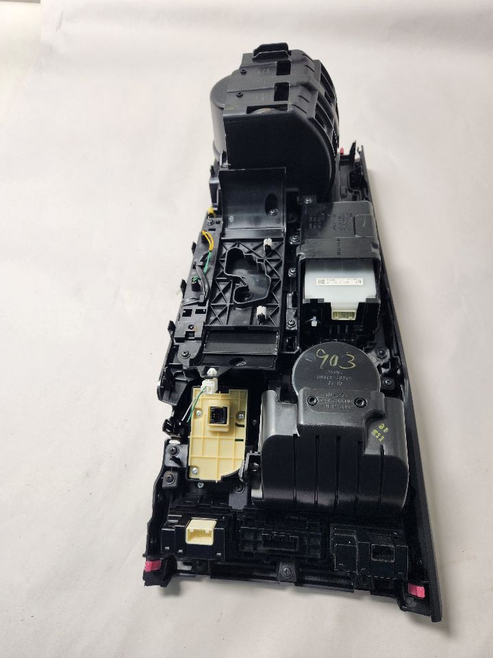 2014 LEXUS ES300H 4cyl Electric 2.5 Console, Front - 408161 — photo 3
